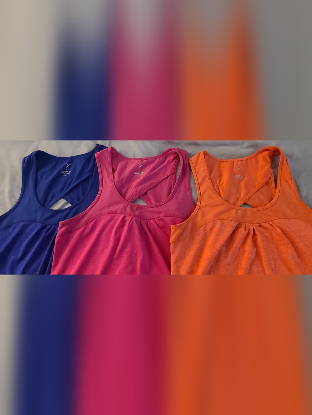 Old Navy Active Racerback Tank Top Bundle 3-Pack Size Small 💌 Open to Offers - Picture 12 of 12